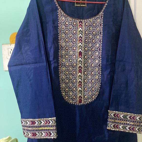 W for women X Rahul Mishra ❤️ Beautiful and Classic Kurta Sharara set - Picture 11 of 12